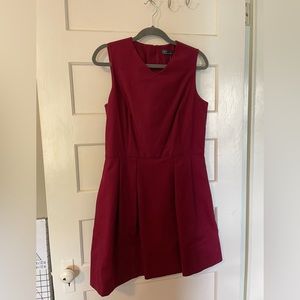GAP women’s size 12 burgundy cotton dress. Thank you, it has pockets!